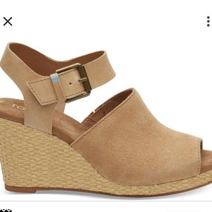 TOMS St. Tropez Wedge (size 9)